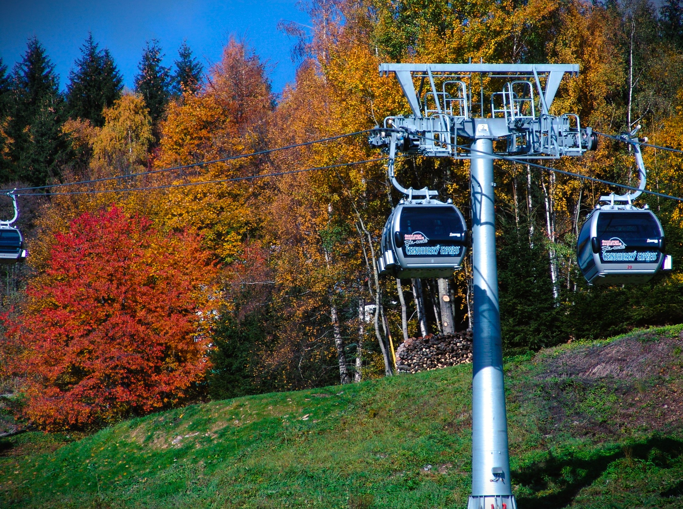 Kabinová lanovka na Černou horu